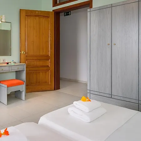 Aparthotel Louladakis