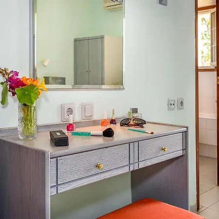 Aparthotel Louladakis 2*